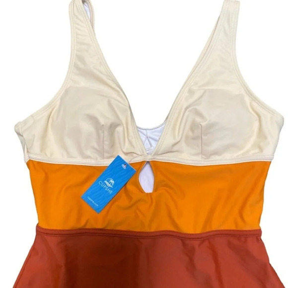 CUPSHE Colorblock Keyhole Cutout One-Piece Swimsuit - Picture 6 of 8